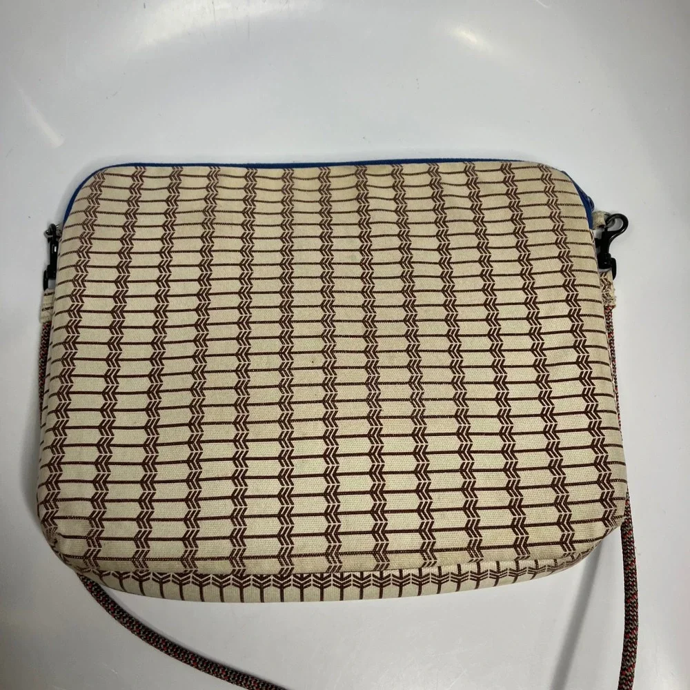 Kavu tablet rope bag tan‎ black gender neutral boho unique
